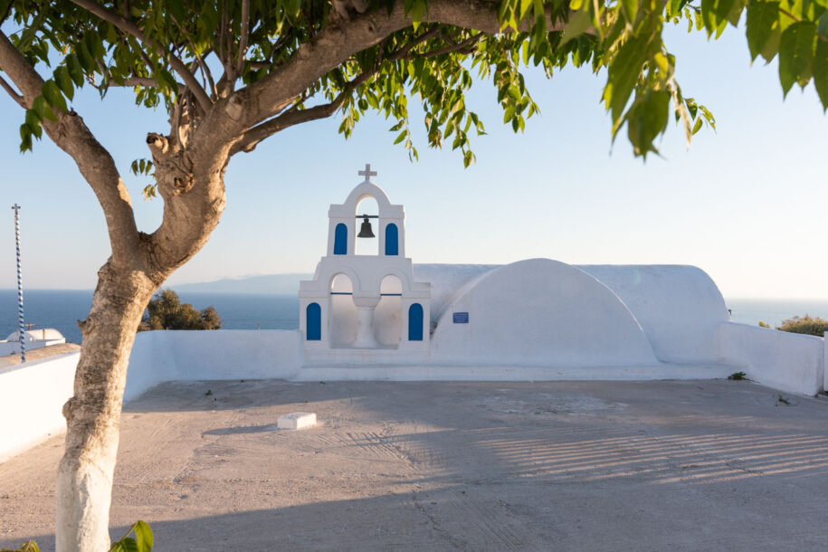 Eglise à Oia sur l'île de Santorin