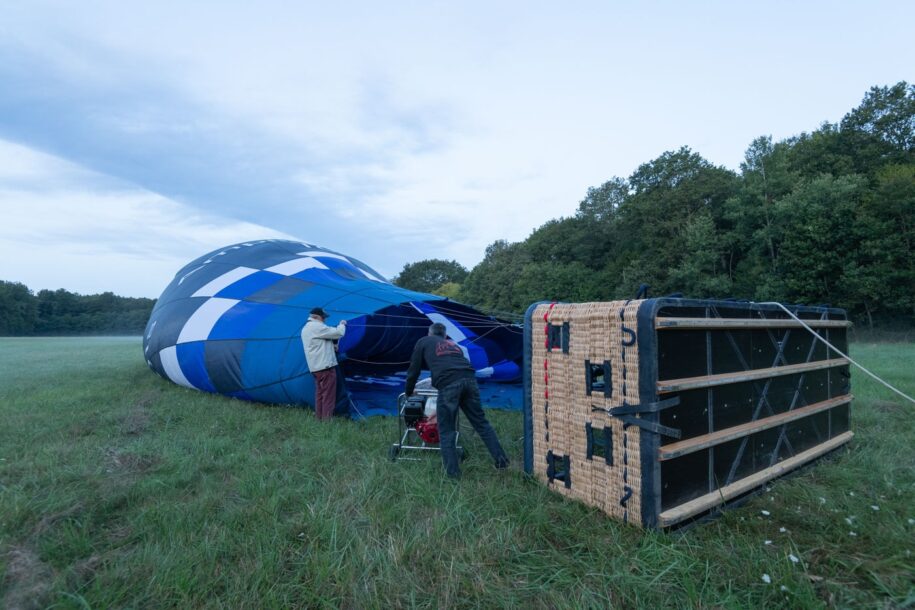 Gonflage du ballon de la montgolfière